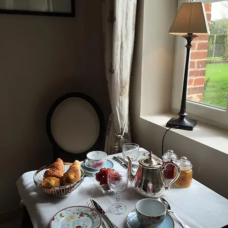 Chambres D'hotes Le Presbytere Bed & Breakfast Saint-Loup-de-Fribois