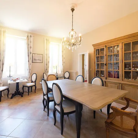Chambres D'hotes Le Presbytere Bed & Breakfast Saint-Loup-de-Fribois